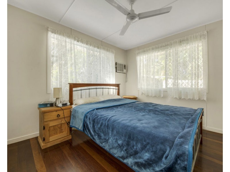 8 Brisbane Street, Barney Point QLD 4680