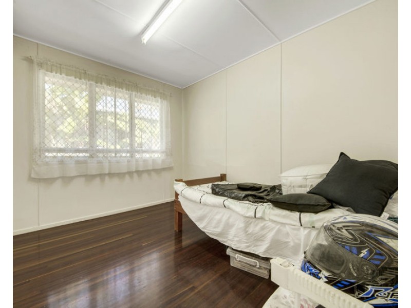 8 Brisbane Street, Barney Point QLD 4680