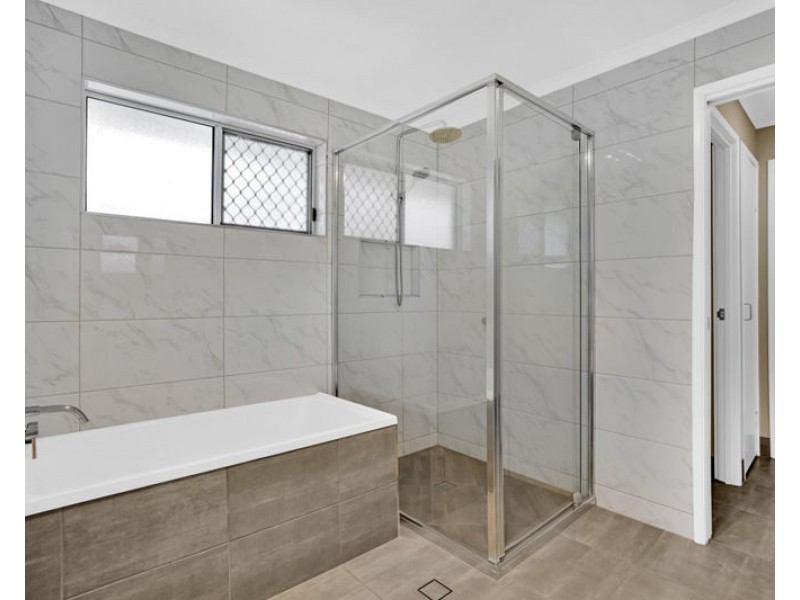 71 J Hickey Avenue, Clinton QLD 4680