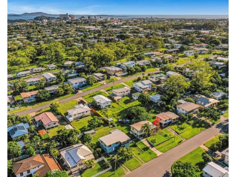 21 Cook Street, West Gladstone QLD 4680