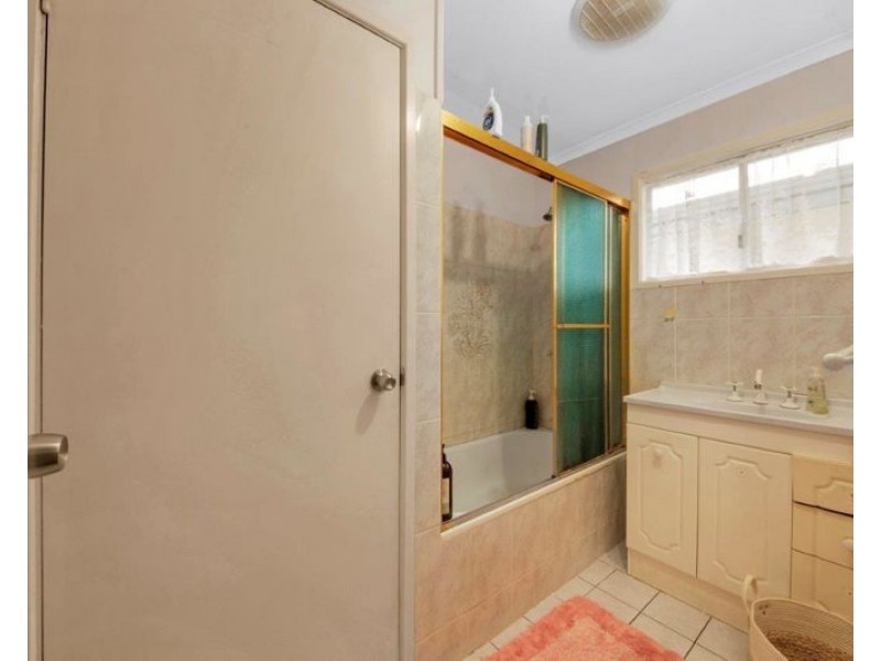 36 Penda Avenue, New Auckland QLD 4680