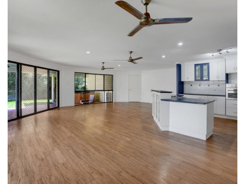 102 Sharyn Drive, New Auckland QLD 4680