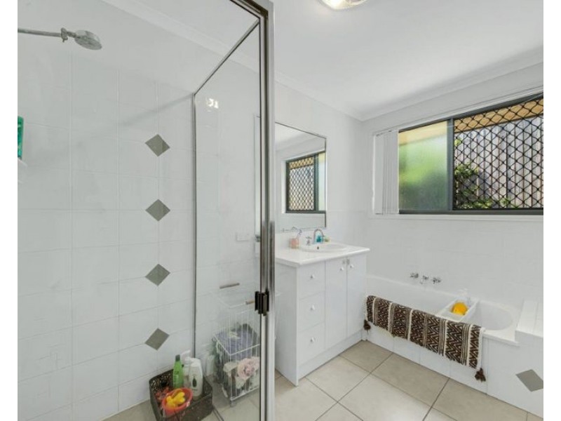 117 Dixon Drive, Telina QLD 4680