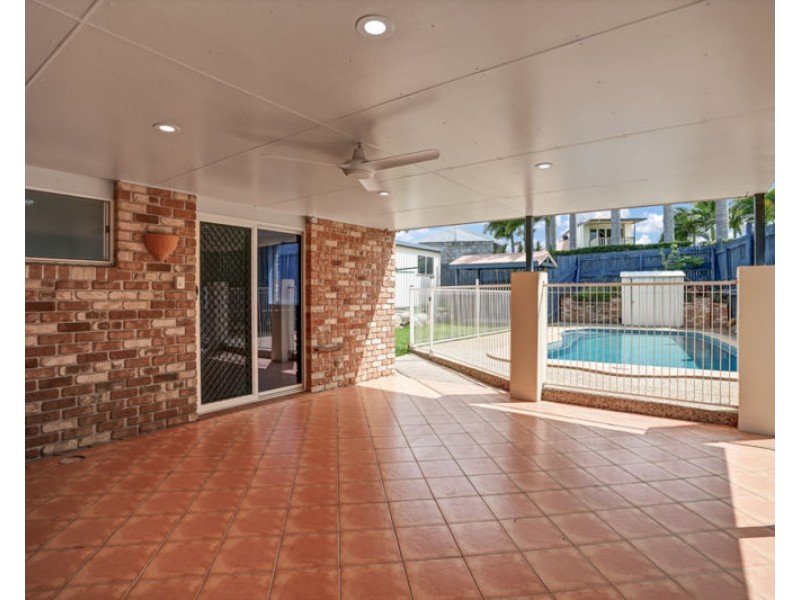42 Witney Street, Telina QLD 4680