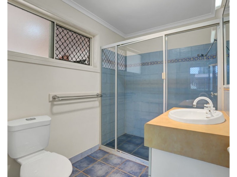 42 Witney Street, Telina QLD 4680