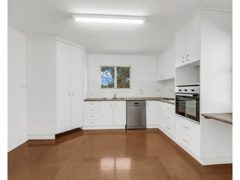 13 Warren Street, West Gladstone QLD 4680