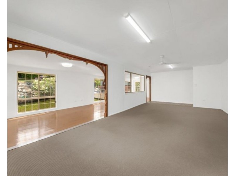 13 Warren Street, West Gladstone QLD 4680