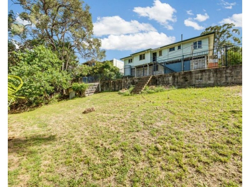 13 Warren Street, West Gladstone QLD 4680