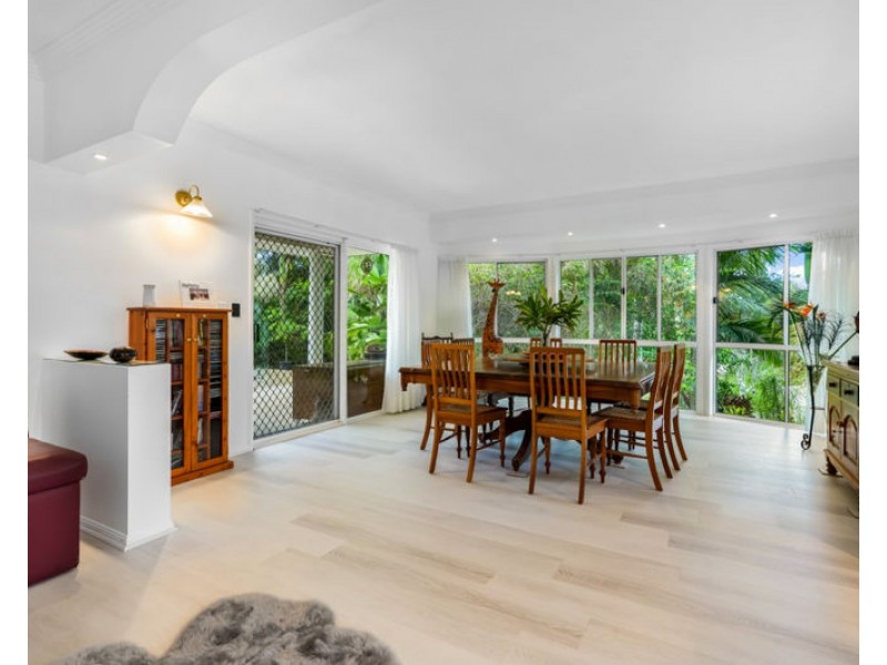 36 Helen Crescent, Wurdong Heights QLD 4680