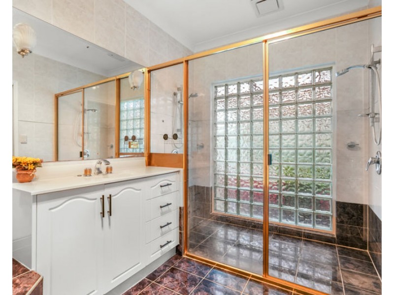 36 Helen Crescent, Wurdong Heights QLD 4680