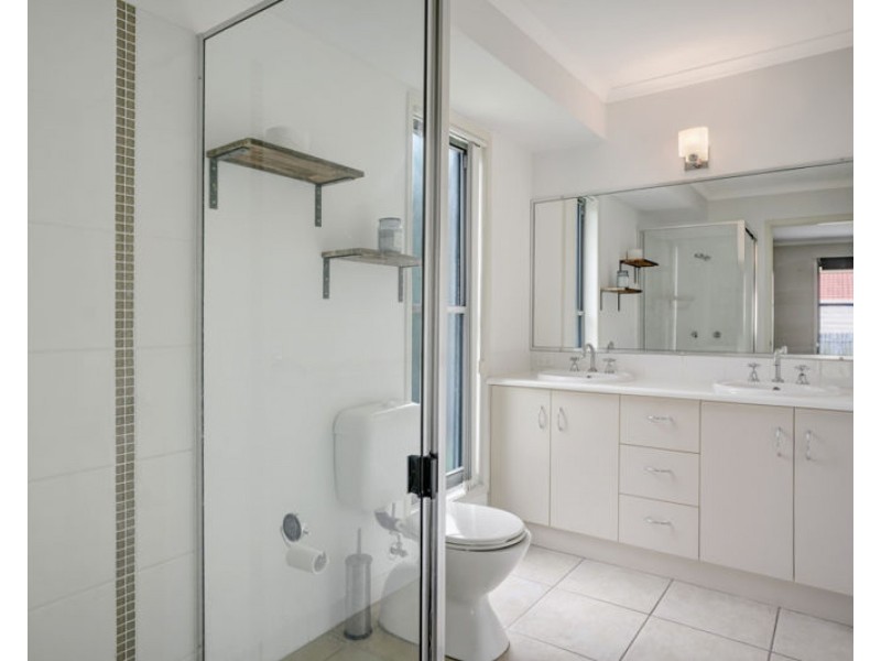 28 Larcom Rise, West Gladstone QLD 4680