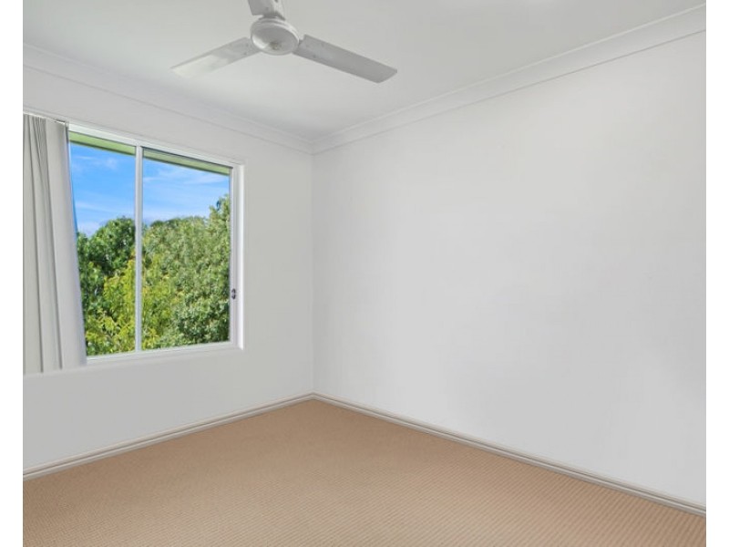 6 Blackburn Court, Kirkwood QLD 4680