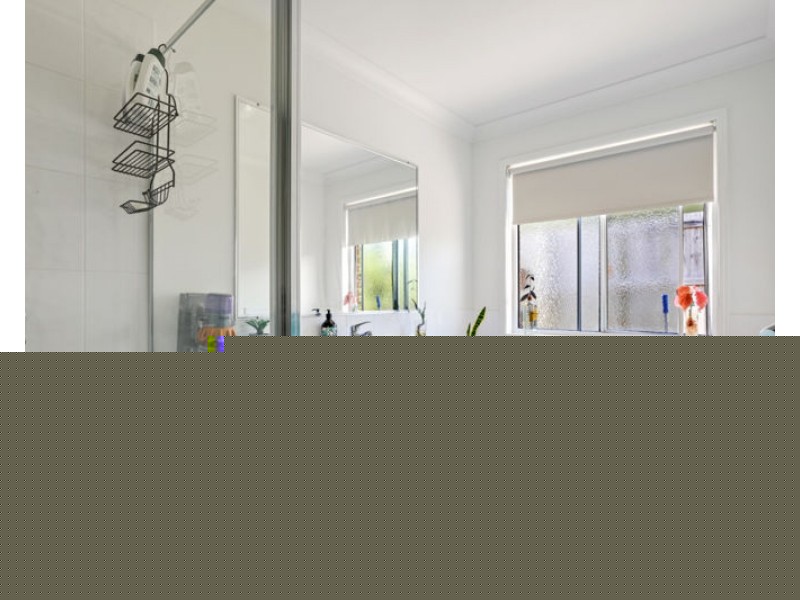 6 Blackburn Court, Kirkwood QLD 4680