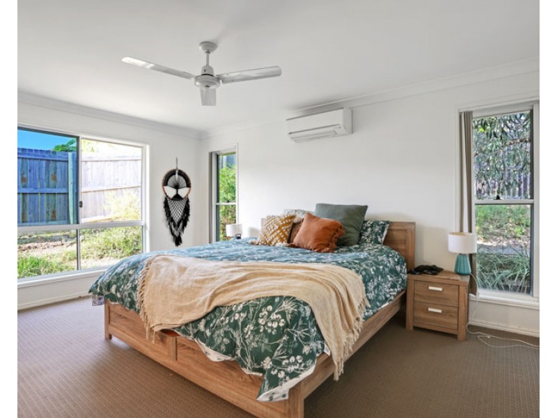 6 Blackburn Court, Kirkwood QLD 4680