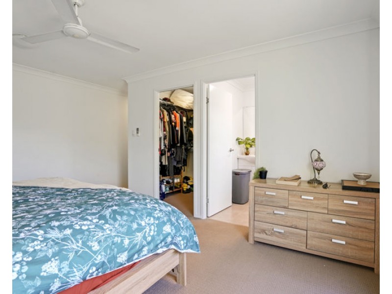 6 Blackburn Court, Kirkwood QLD 4680