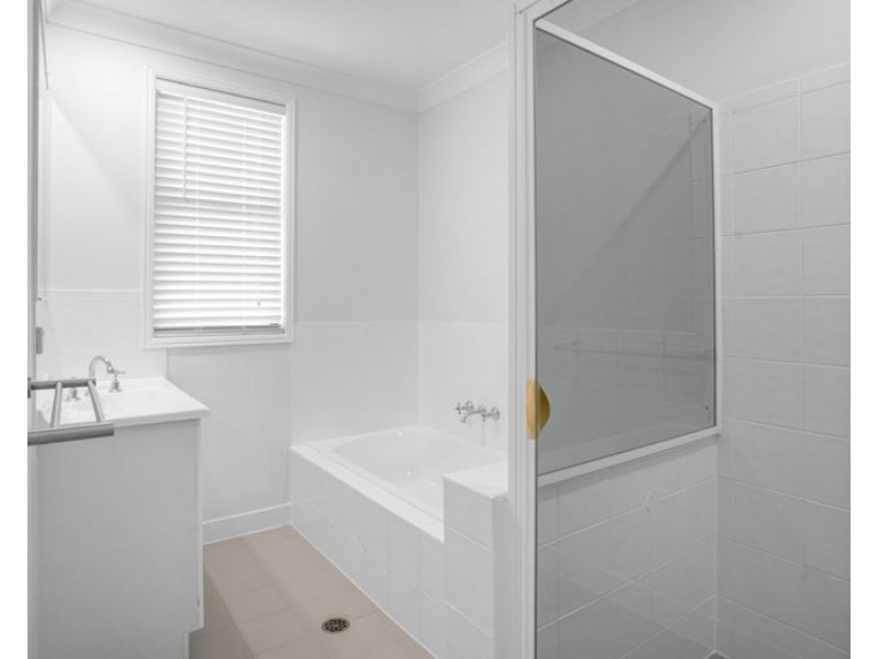 273 J Hickey Avenue, Clinton QLD 4680