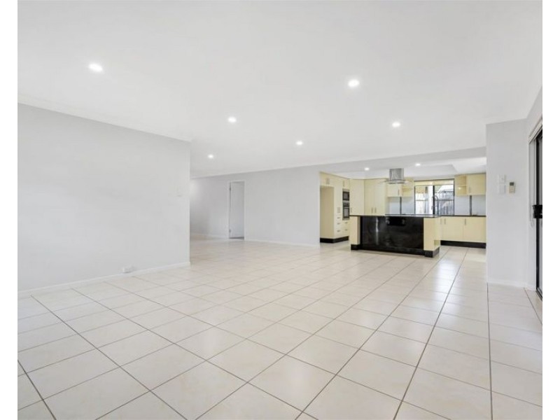 36 Dean Street, Glen Eden QLD 4680