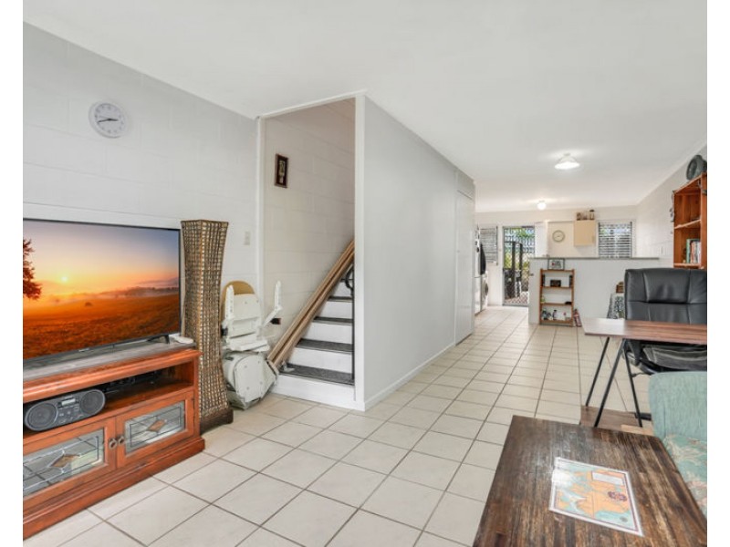 10/21 Charles Street, West Gladstone QLD 4680
