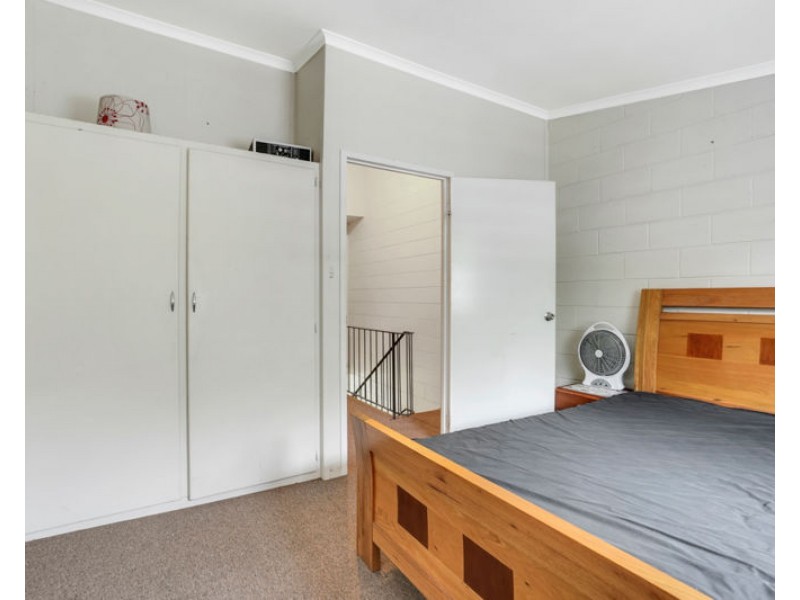 10/21 Charles Street, West Gladstone QLD 4680