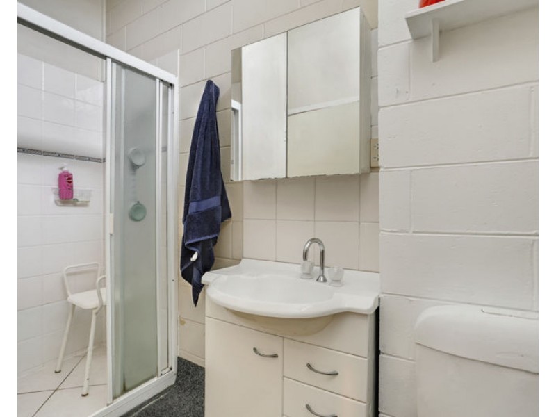 10/21 Charles Street, West Gladstone QLD 4680