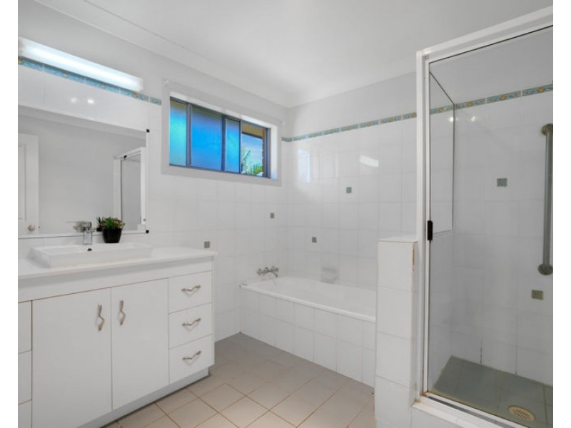 5 Resolute Street, Clinton QLD 4680