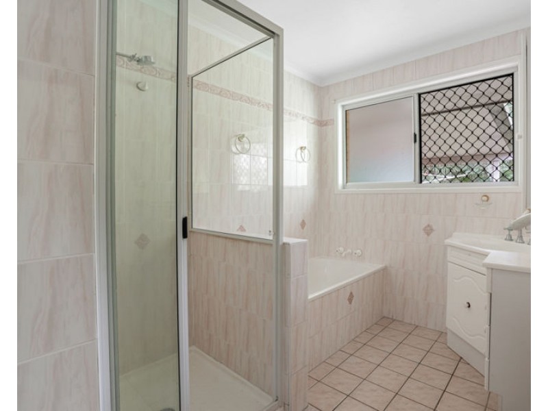 4 Apollo Drive, Clinton QLD 4680