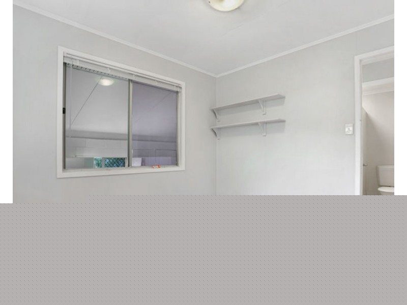 6 Squire Street, Toolooa QLD 4680