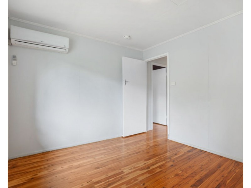 6 Squire Street, Toolooa QLD 4680
