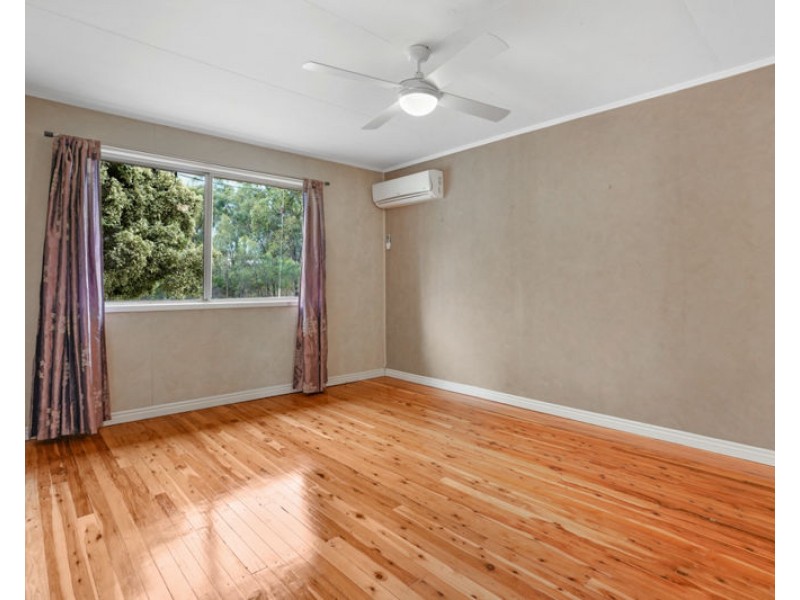 6 Squire Street, Toolooa QLD 4680
