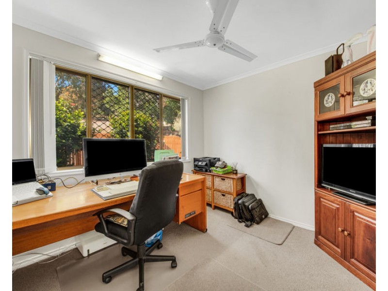 1 Upper Piper Street, West Gladstone QLD 4680