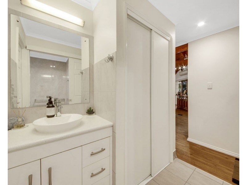 1 Upper Piper Street, West Gladstone QLD 4680