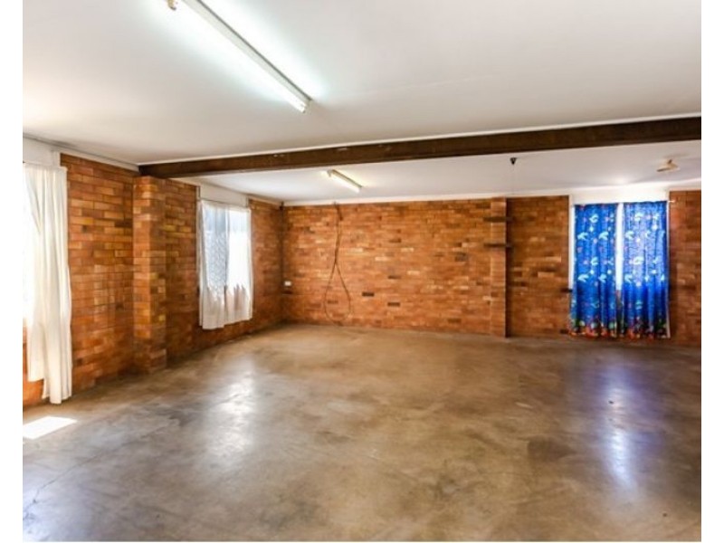 55 Flinders Street, West Gladstone QLD 4680