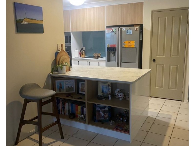 6 Orlando Place, New Auckland QLD 4680