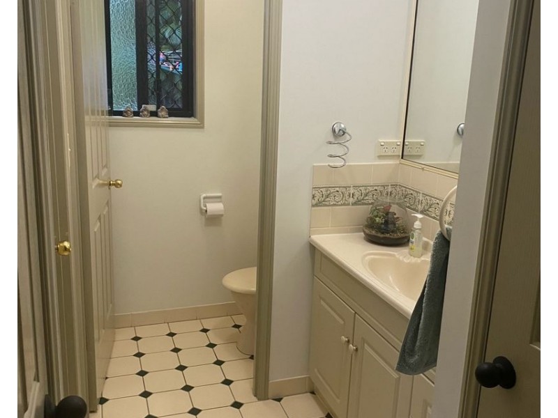 6 Orlando Place, New Auckland QLD 4680