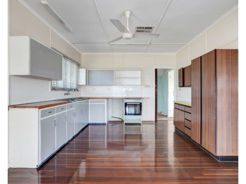 7 Flinders Parade, Gladstone QLD 4680