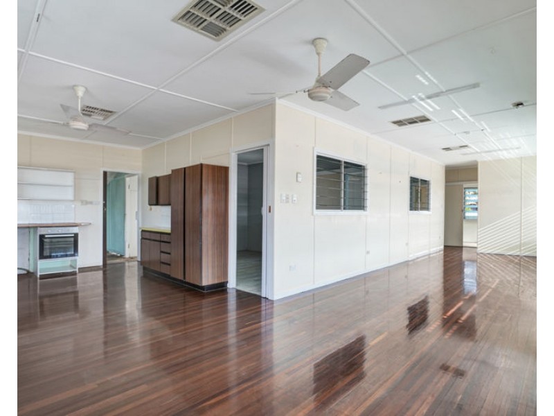 7 Flinders Parade, Gladstone QLD 4680