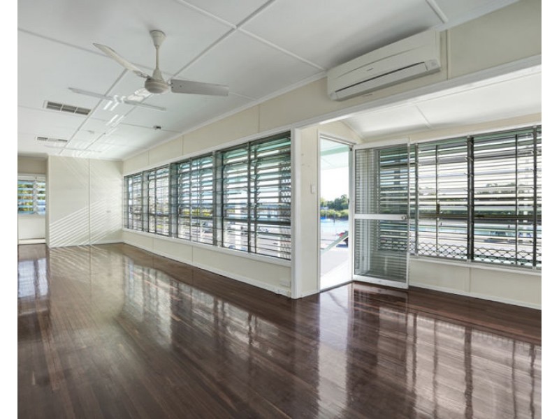7 Flinders Parade, Gladstone QLD 4680