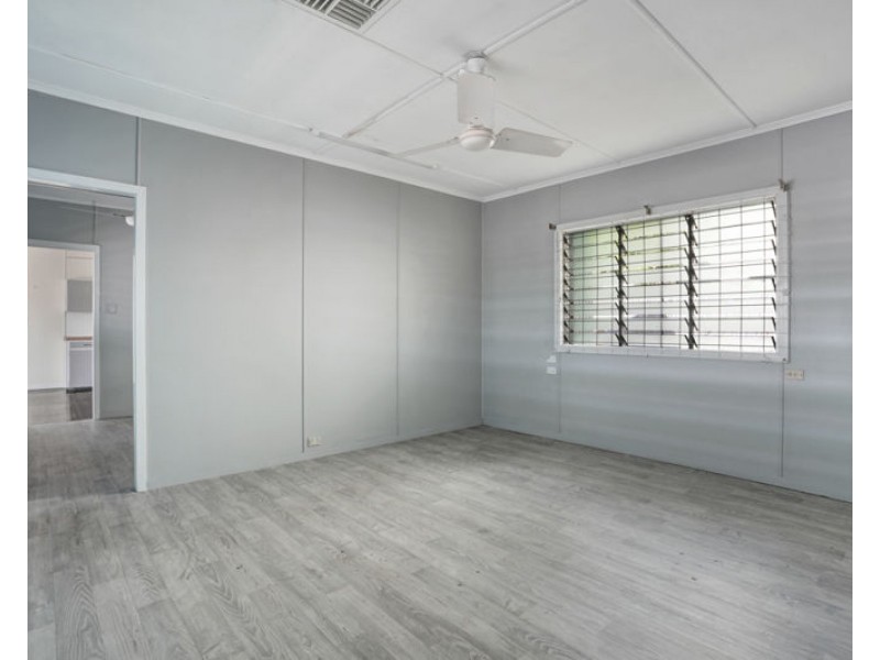 7 Flinders Parade, Gladstone QLD 4680
