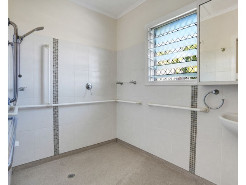 7 Flinders Parade, Gladstone QLD 4680