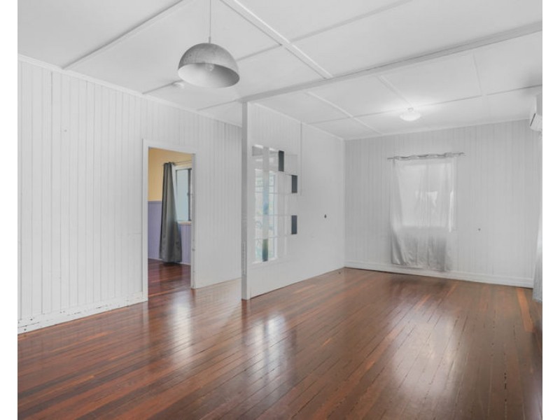 11 White Street, West Gladstone QLD 4680