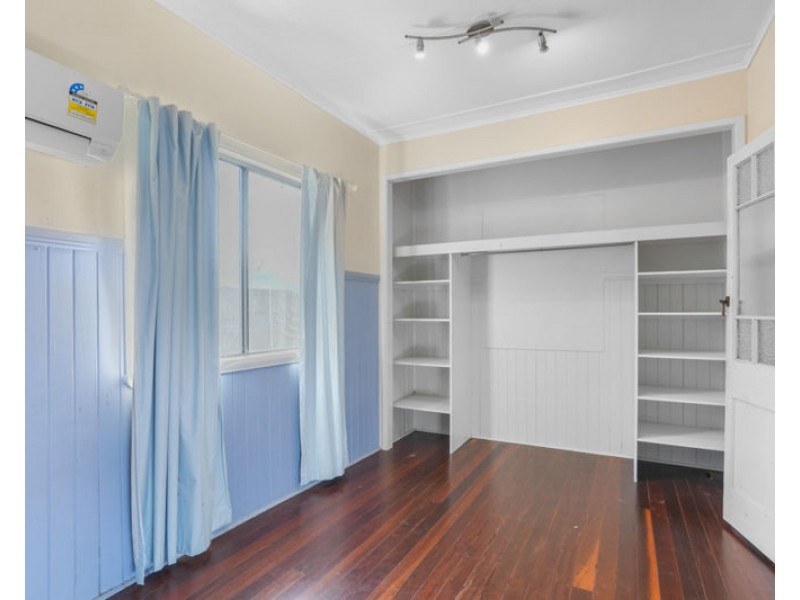 11 White Street, West Gladstone QLD 4680