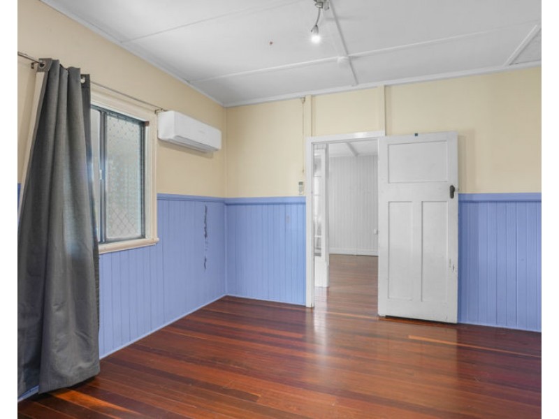 11 White Street, West Gladstone QLD 4680