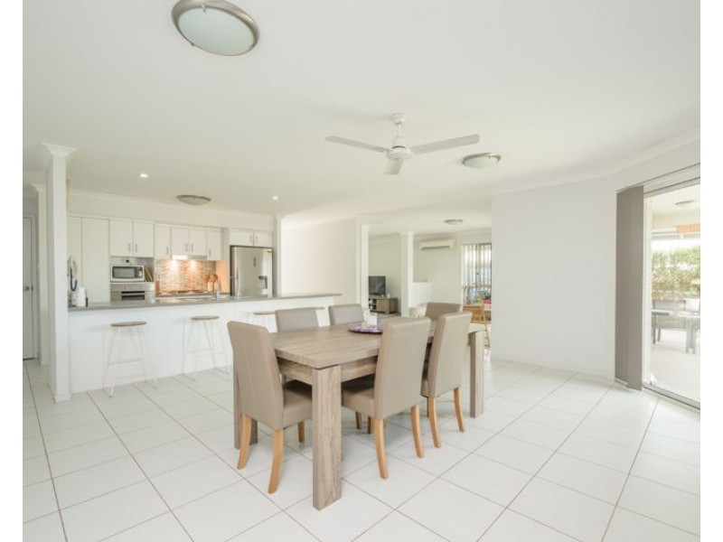 35 Liriope Drive, Kirkwood QLD 4680