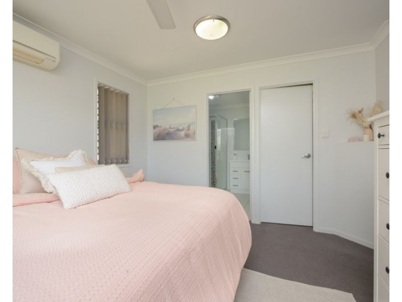35 Liriope Drive, Kirkwood QLD 4680