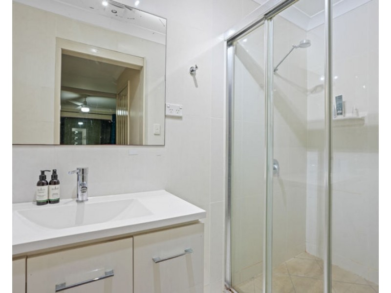 5 McGinlay Street, Clinton QLD 4680