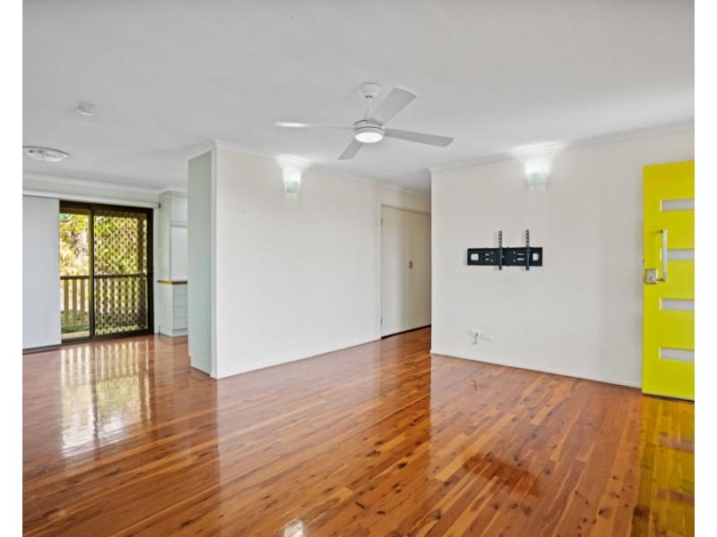 32 Willow Street, New Auckland QLD 4680