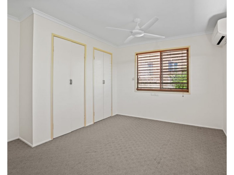 32 Willow Street, New Auckland QLD 4680