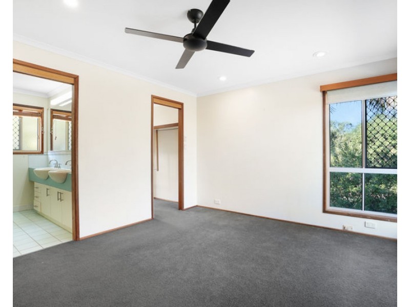 30 Wivenhoe Close, Clinton QLD 4680