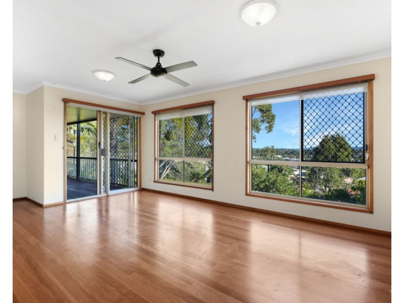 30 Wivenhoe Close, Clinton QLD 4680