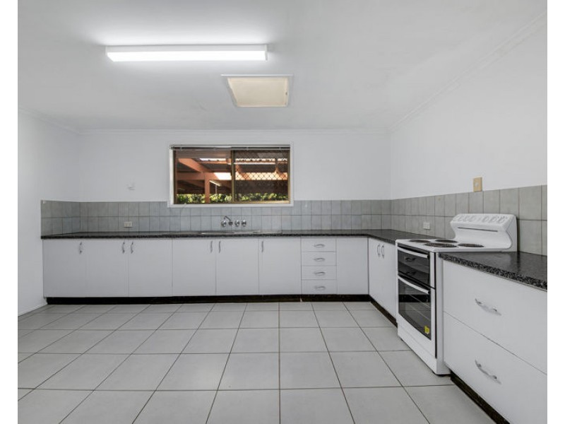 16 Intrepid Street, Clinton QLD 4680